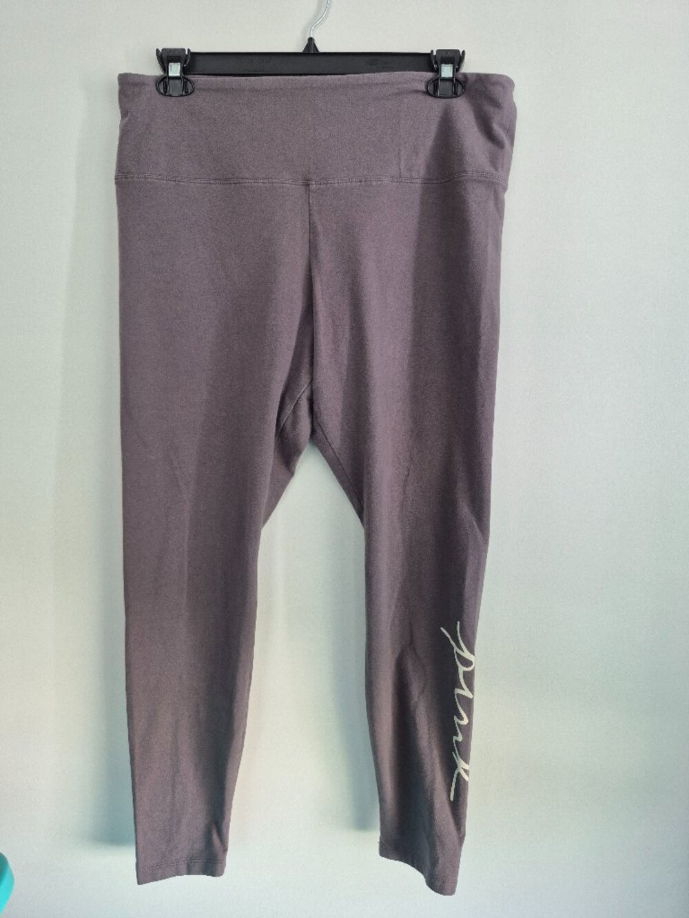 PINK Victoria’s Secret Gray Logo Leggings – XXL – Soft Stretch Fit